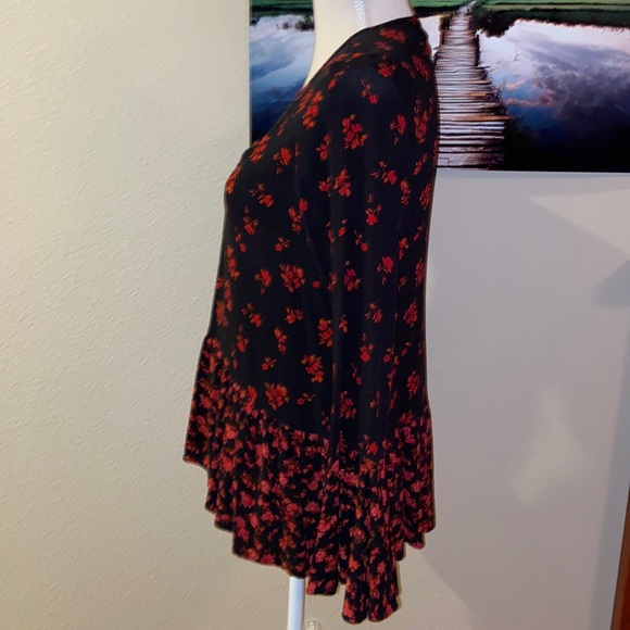 Romantic Black Red Floral Sexy Date Night Blouse Bell Sleeves Ruffled Ruffles S - Picture 5 of 13